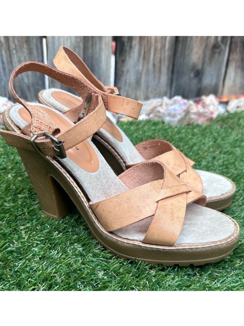 Chinese Laundry Tan Leather Crossed-Strap Block Heel Sandals